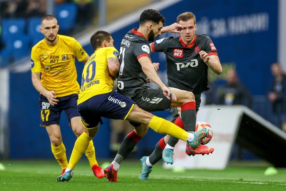 Абаев считает, что «Локомотив» сможет побороться с «Зенитом» в этом сезоне Абаев считает, что «Локомотив» сможет побороться с «Зенитом» в этом сезоне