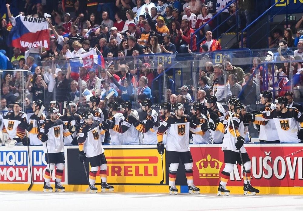 Германия выиграла у Франции и вышла на первое место в группе