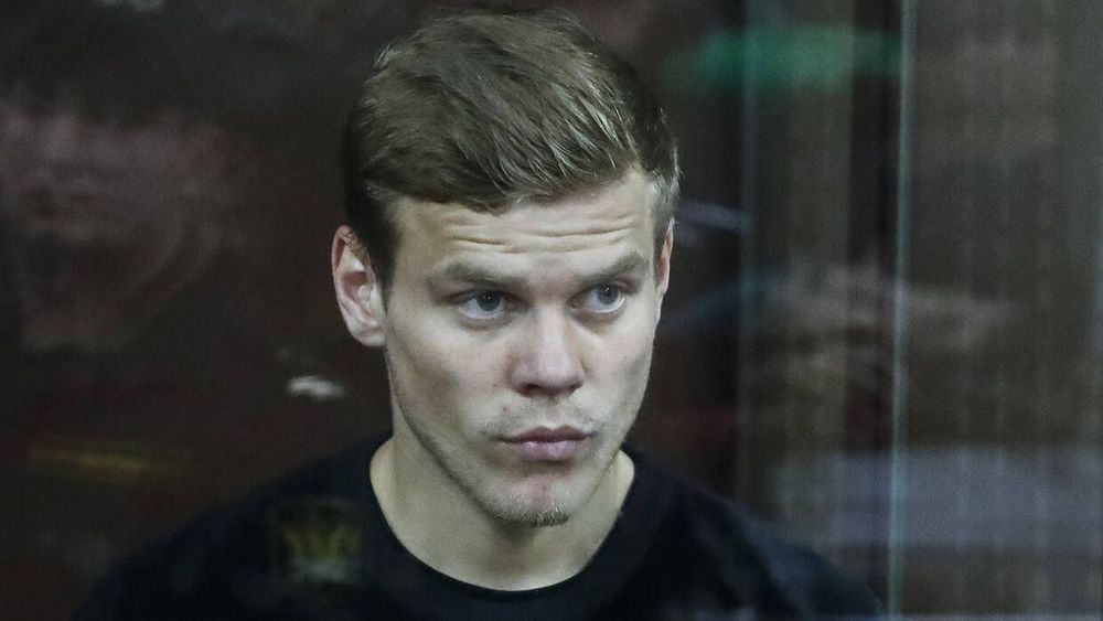 Кокорина отправили к травматологу перед отправлением в колонию
