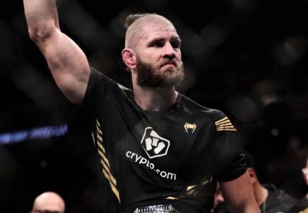 Иржи Прохазка сделал заявление после поражения от Алекса Перейры на UFC 295