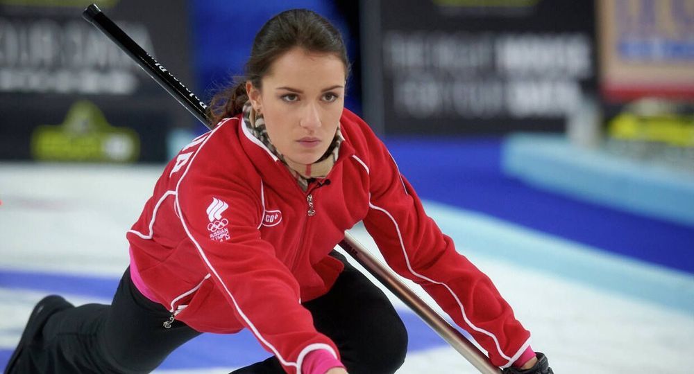 Колобков наградил российских керлингистов Колобков наградил российских керлингистов