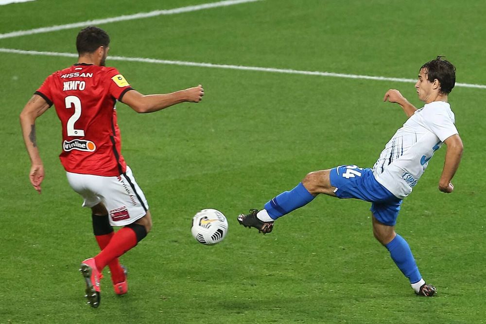 Полузащитник «Сочи» получил травму в эпизоде со вторым пенальти в ворота «Спартака» Полузащитник «Сочи» получил травму в эпизоде со вторым пенальти в ворота «Спартака»