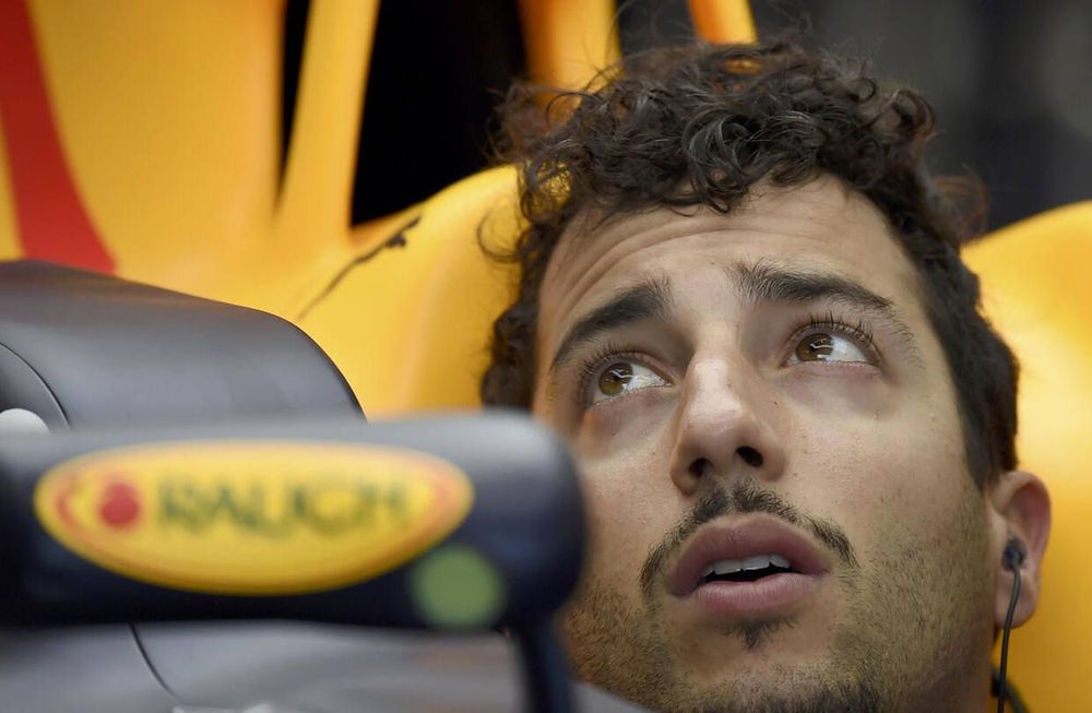 Риккардо не бросит «Ред Булл» ради «Мерседеса»