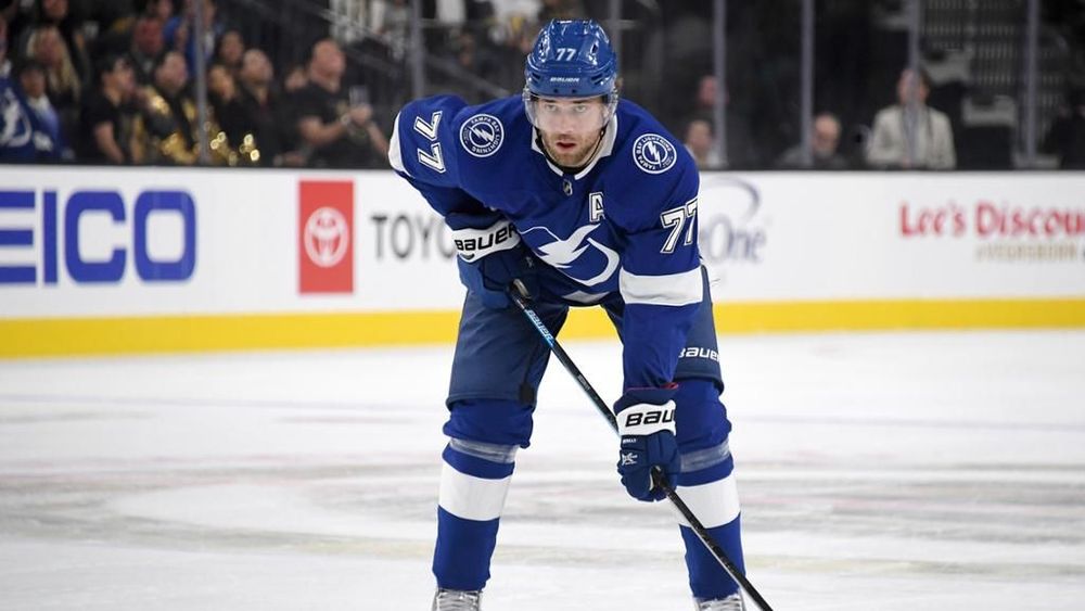 Два ведущих защитника «Тампы» пропустят четвертый матч с «Коламбусом» Два ведущих защитника «Тампы» пропустят четвертый матч с «Коламбусом»