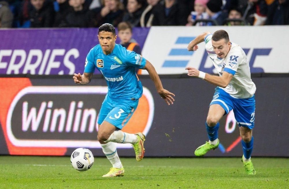 Полузащитнику «Динамо» Макарову грозит дисквалификация за приглашение судьи в цирк  Полузащитнику «Динамо» Макарову грозит дисквалификация за приглашение судьи в цирк