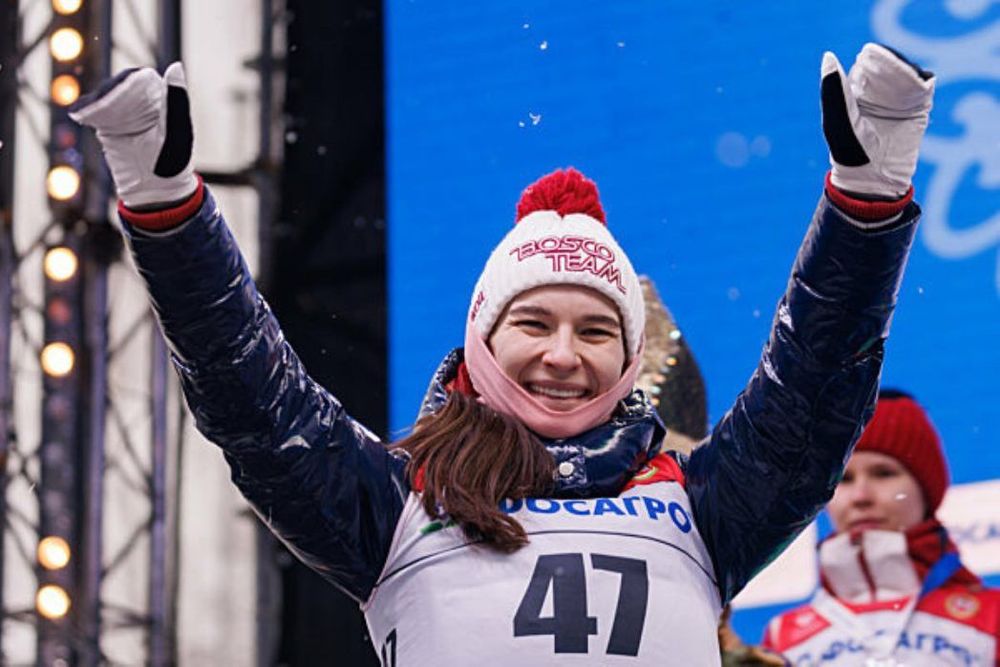 Наталья Непряева выиграла скиатлон на чемпионате России в Казани