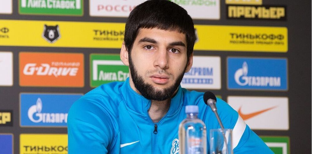 Приход Фернандеса в «Зенит» может повлиять на уход еще одного защитника Приход Фернандеса в «Зенит» может повлиять на уход еще одного защитника