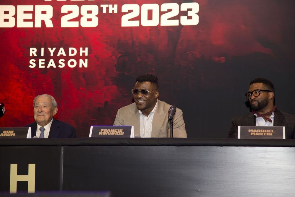 Глава One Championship уверен, что Малыхин легко победит Нганну 