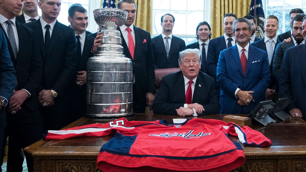 «Вашингтон» продлил контракт с российским форвардом Мирошниченко