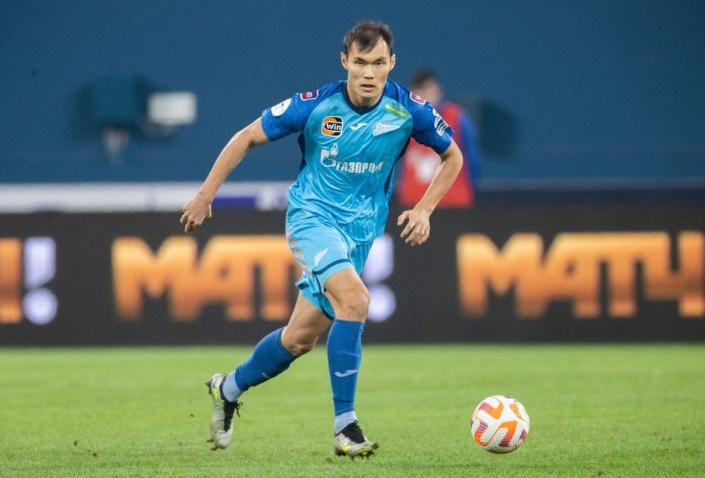 Алип извинился перед травмированным вратарем Торопом