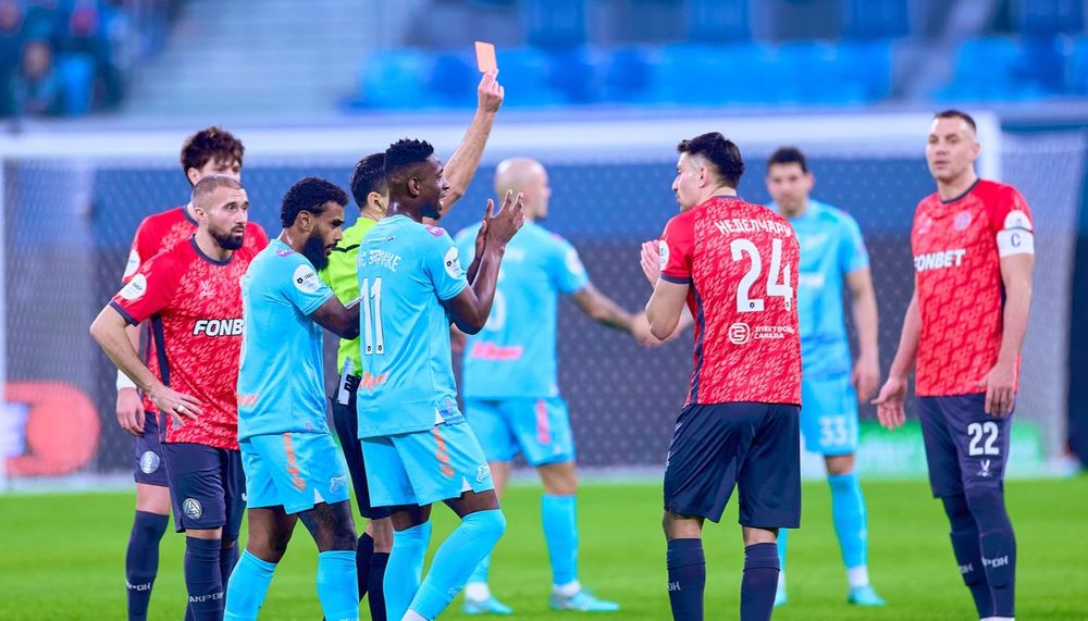 Семак считает, что удаление игрока у «Акрона» помогло победить «Зениту»