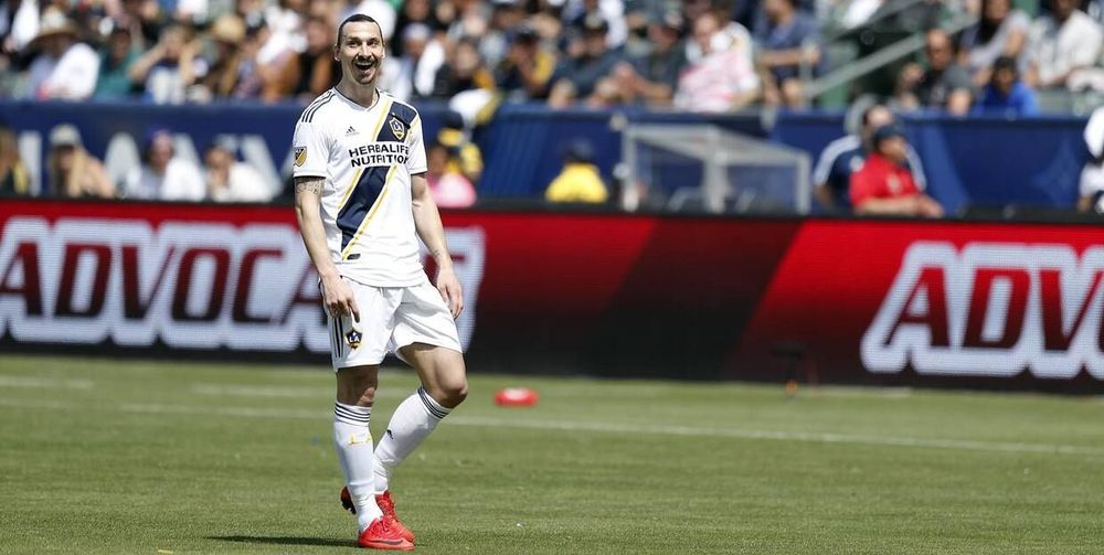 Ибрахимович запустил матричный челлендж и передал эстафету Хабибу