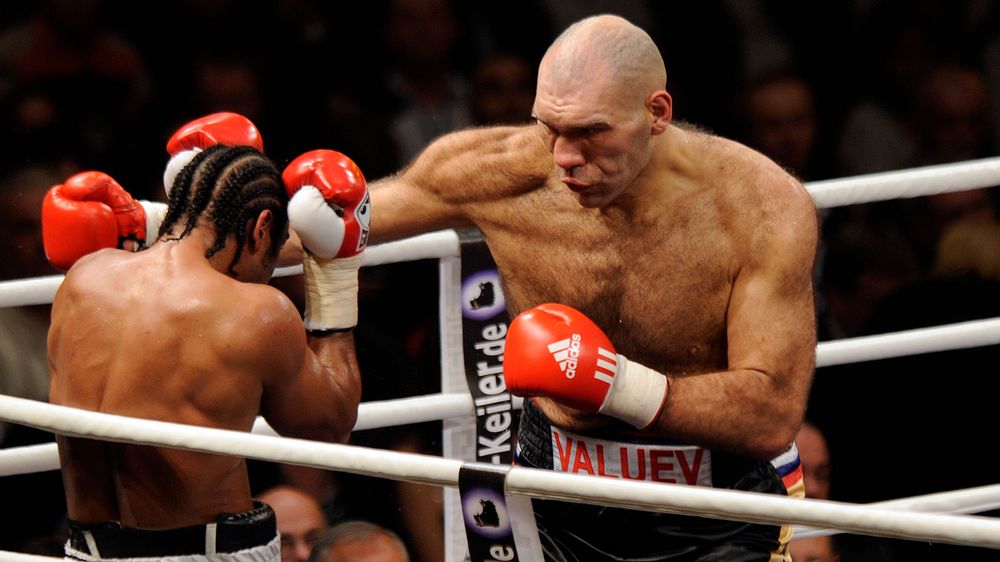 Валуев выступил против возвращения пива на стадионы