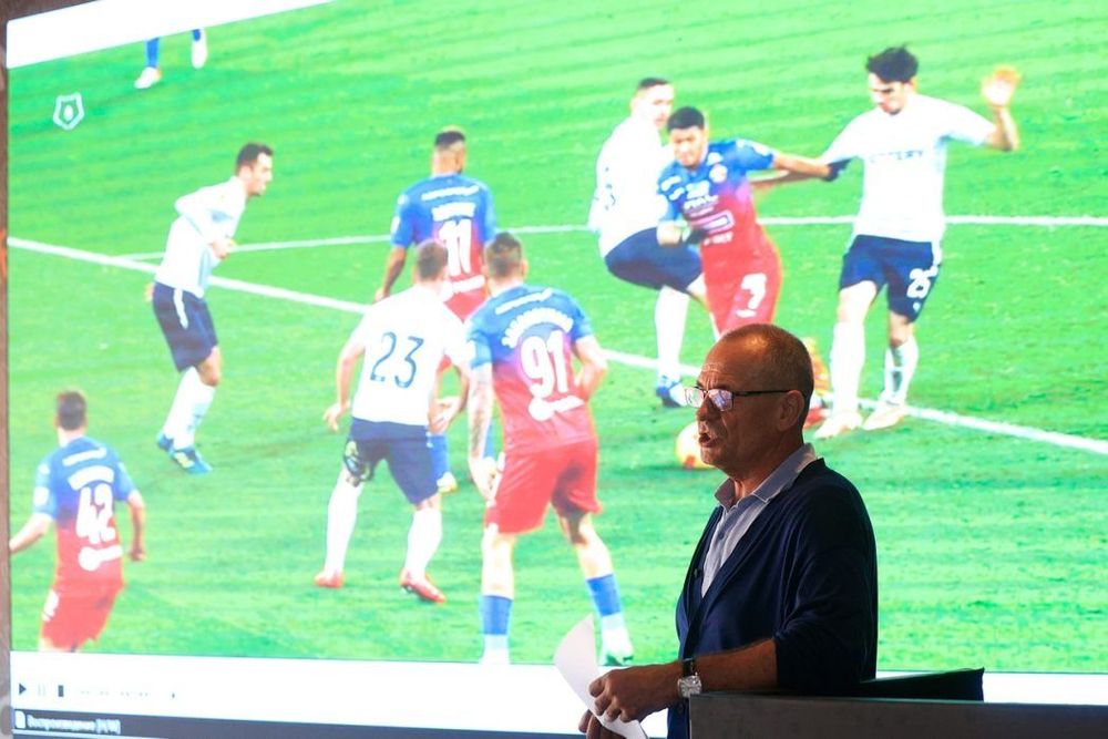 Уткин назвал чушью идею ввести плату за обращение в ЭСК РФС