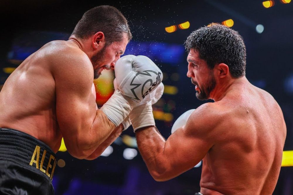 Сослан Асбаров победил Алексея Папина