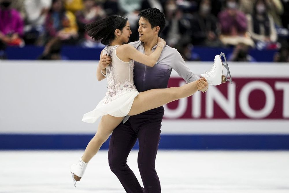 Японцы Миура и Кихара стали чемпионами мира по фигурному катанию в парах