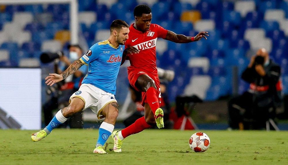 Кавазашвили предложил футболистам «Наполи» играть против «Спартака» в масках и перчатках Кавазашвили предложил футболистам «Наполи» играть против «Спартака» в масках и перчатках