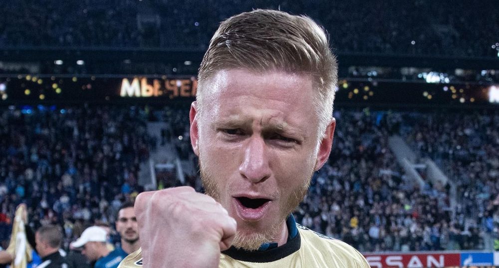 Дмитрий Чистяков: Хочу выиграть максимальное количество трофеев и попасть в сборную России Дмитрий Чистяков: Хочу выиграть максимальное количество трофеев и попасть в сборную России