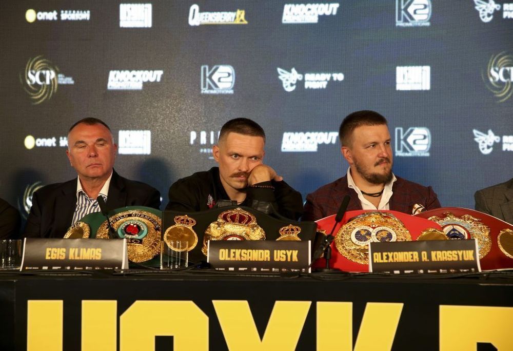 Усик потеряет звание абсолютного чемпиона мира из-за решения IBF