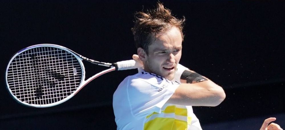Тройка лучших российских теннисистов успешно стартовала на Australian Open
