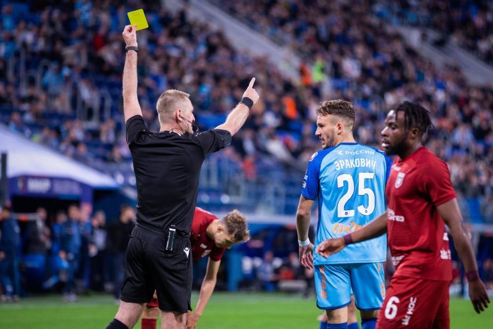 Федотов заявил, что скамейка «Зенита» «взорвалась» из-за действий судьи Федотов заявил, что скамейка «Зенита» «взорвалась» из-за действий судьи