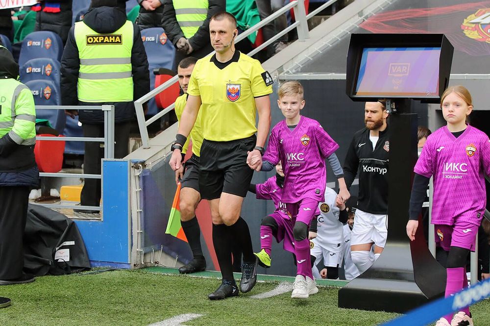 «Урал» подаст жалобу в ЭСК из-за судейства в матче с ЦСКА «Урал» подаст жалобу в ЭСК из-за судейства в матче с ЦСКА