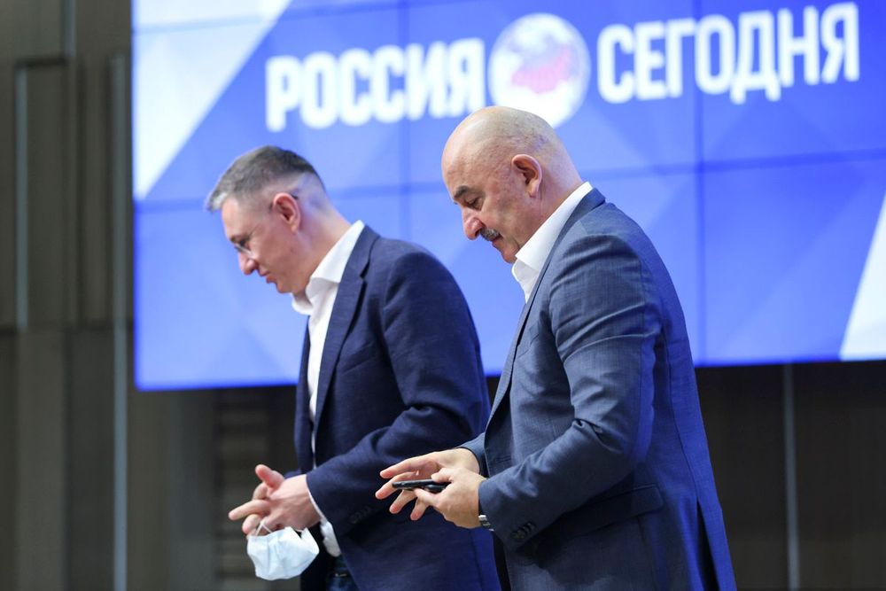 Чем Карпин оказался лучше Черчесова