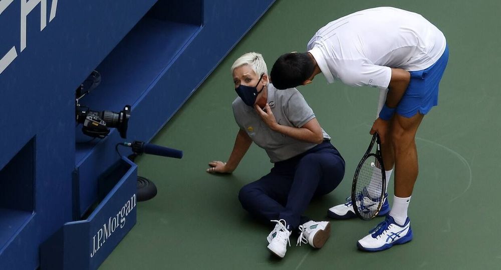 Судья объяснил дисквалификацию Джоковича