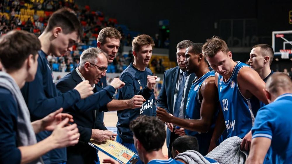 «Сложно говорить, когда проигрываешь такие матчи»: Наставник «Енисея» — о поражении от «Зенита»