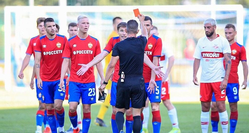 Огненная репетиция дерби «Спартак» – ЦСКА на Кубке Париматч Премьер! Все есть: травма, удаление, ошибка арбитра и автогол