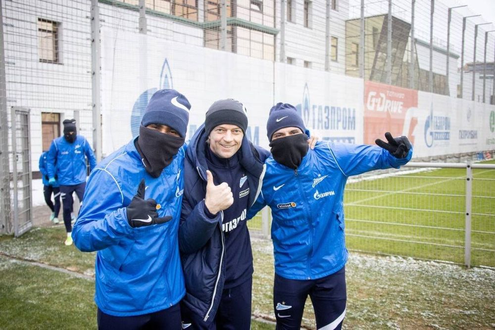 Широков назвал «Зенит» фаворитом в матче Кубка России со «Спартаком» Широков назвал «Зенит» фаворитом в матче Кубка России со «Спартаком»