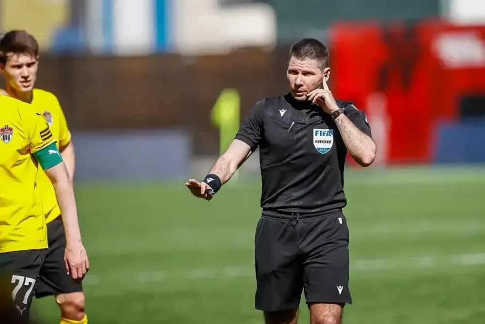 Кукуляк отстранен от работы после ошибочного удаления полузащитника «Спартака» Денисова Кукуляк отстранен от работы после ошибочного удаления полузащитника «Спартака» Денисова