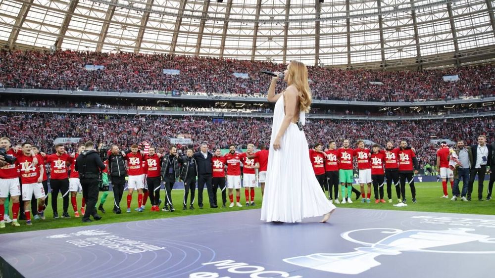 Чиновники обязали клубы организовать встречу с болельщиками, чтобы убедить их оформить FAN ID Чиновники обязали клубы организовать встречу с болельщиками, чтобы убедить их оформить FAN ID