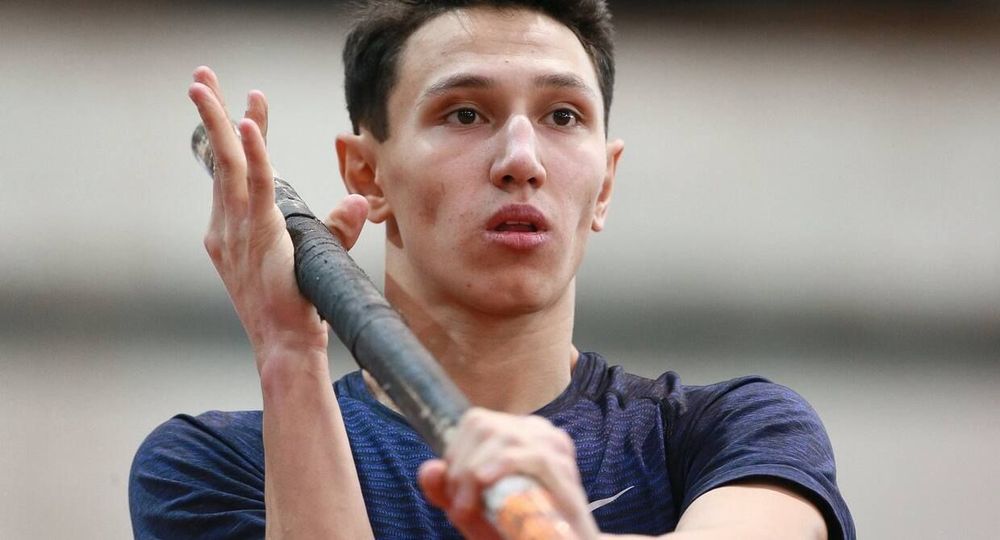 Тимур Моргунов стал серебряным призером ЧЕ в прыжках с шестом, преодолев 6 метров