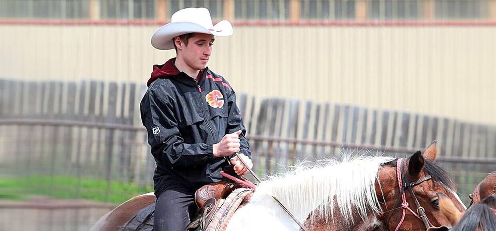 Россиянин из «Калгари» оценил свои шансы на дебют в НХЛ