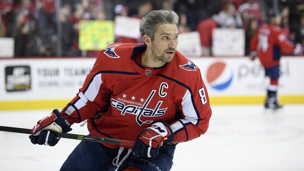 Овечкин сделал подарок фанату. Но не своей команды