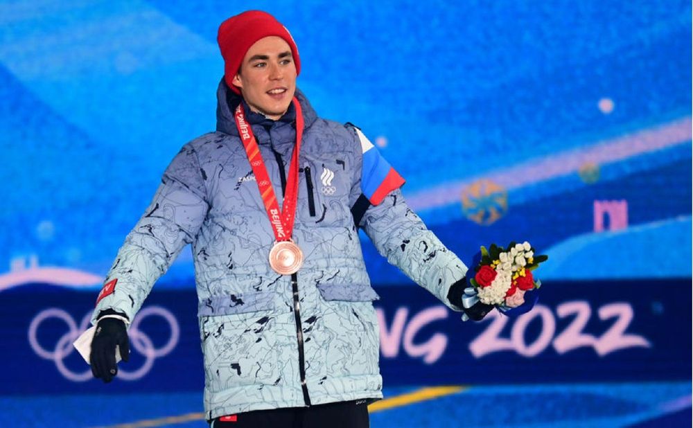 Большунов рассказал о встрече с Терентьевым после финиша командного спринта