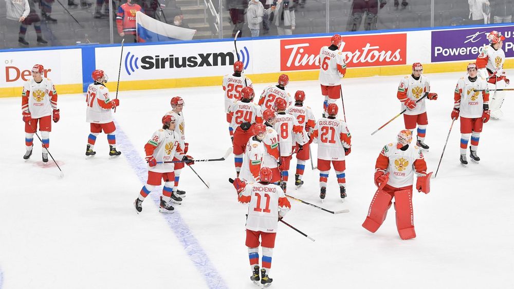 Сборную России сняли с рейса из-за масок Сборную России сняли с рейса из-за масок