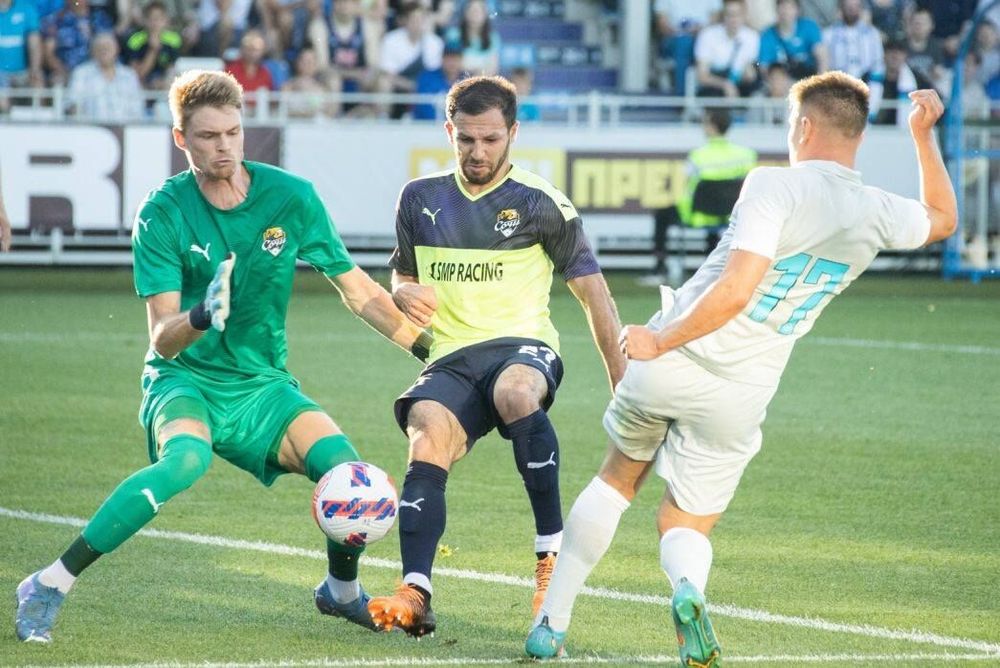 «Пари НН» – «Сочи»: кто выиграет четвертый матч предсезонного турнира? «Пари НН» – «Сочи»: кто выиграет четвертый матч предсезонного турнира?