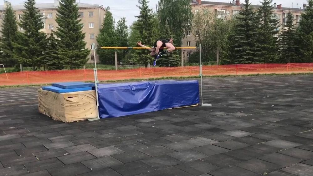 Еще 14 российских легкоатлетов получили нейтральный статус от ИААФ