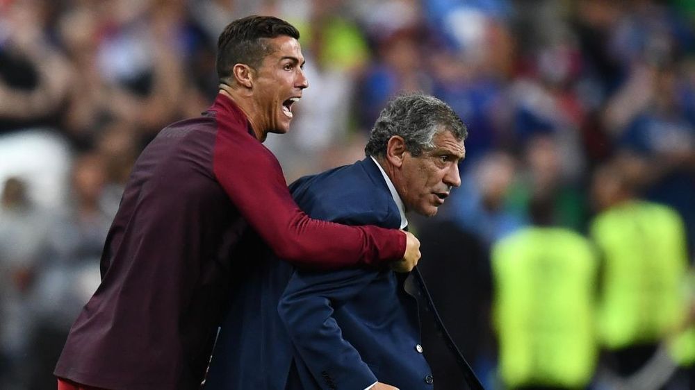 Паулу Барбоза: Жаль, если контракт с Сантушем продлили из-за хороших отношений с Роналду Паулу Барбоза: Жаль, если контракт с Сантушем продлили из-за хороших отношений с Роналду