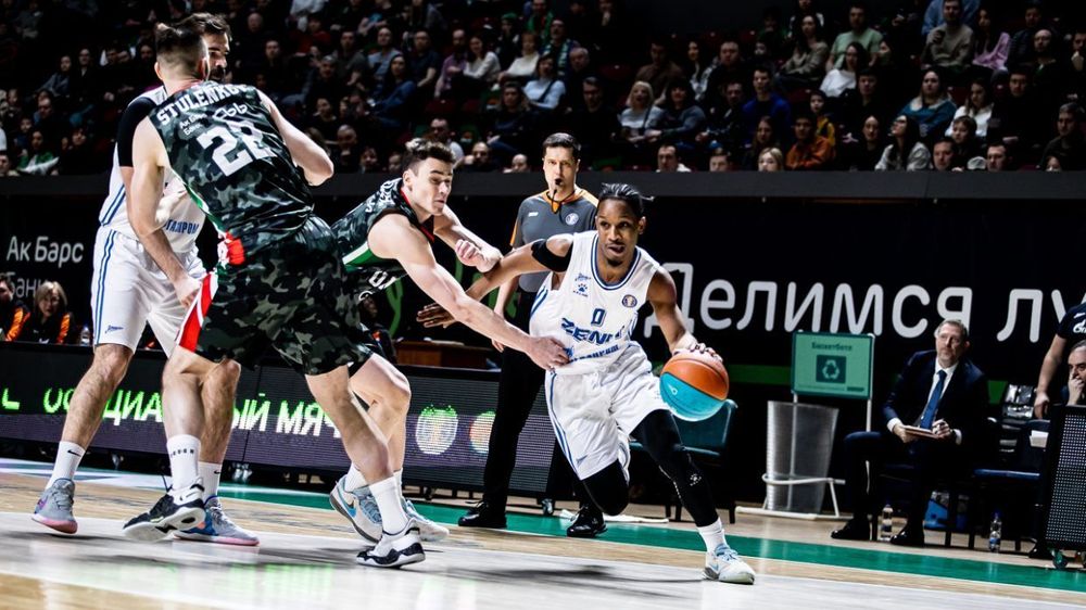 Sport24: «Зенит» может натурализовать американца Трента Фрейзера  