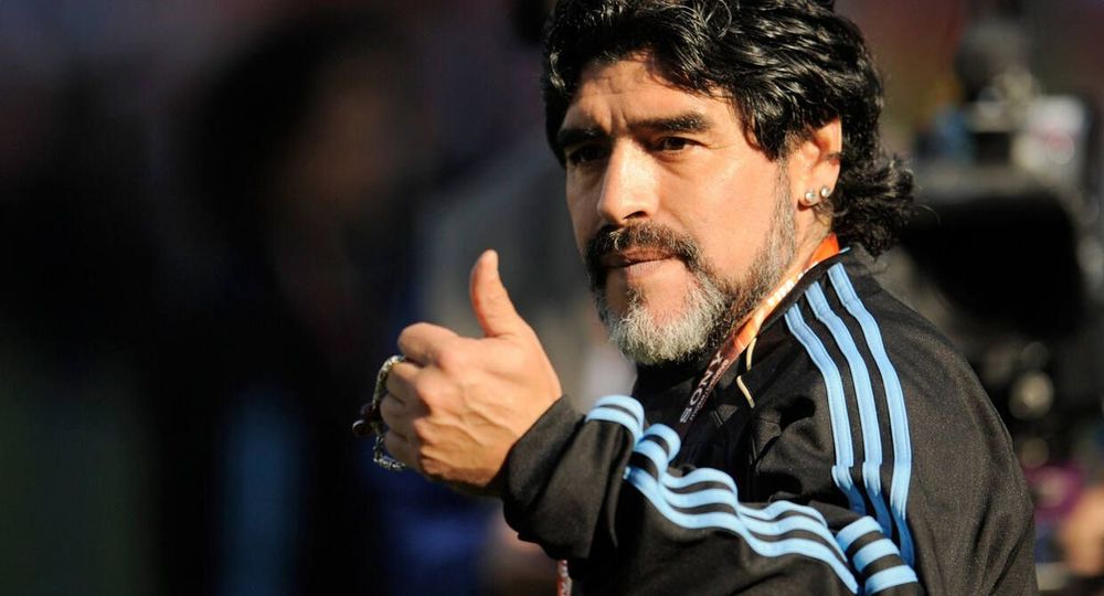 «Мне нужно многому научиться». Марадона выбрал в наставники Моуринью «Мне нужно многому научиться». Марадона выбрал в наставники Моуринью