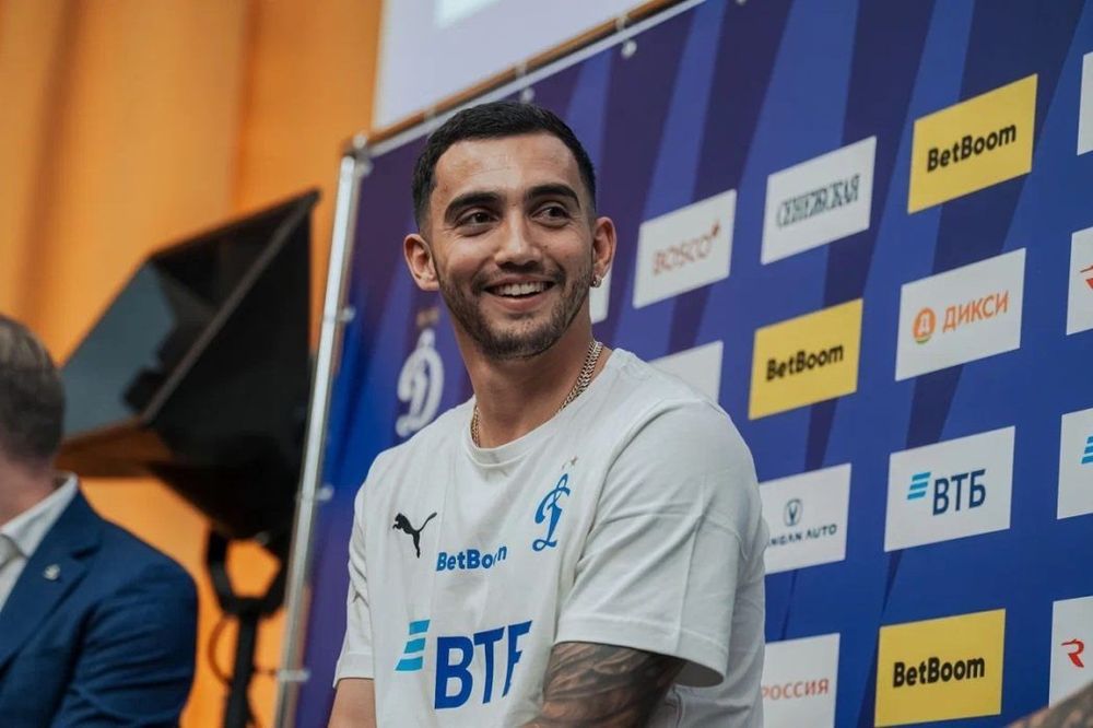 «Чавес же не на Северный полюс едет играть». Заварзин – об адаптации мексиканца в «Динамо» «Чавес же не на Северный полюс едет играть». Заварзин – об адаптации мексиканца в «Динамо»