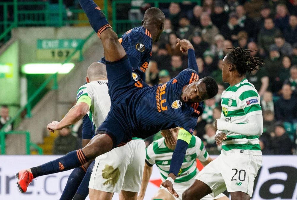 Полузащитник «Валенсии» пропустит оба матча с «Краснодаром» из-за дисквалификации Полузащитник «Валенсии» пропустит оба матча с «Краснодаром» из-за дисквалификации