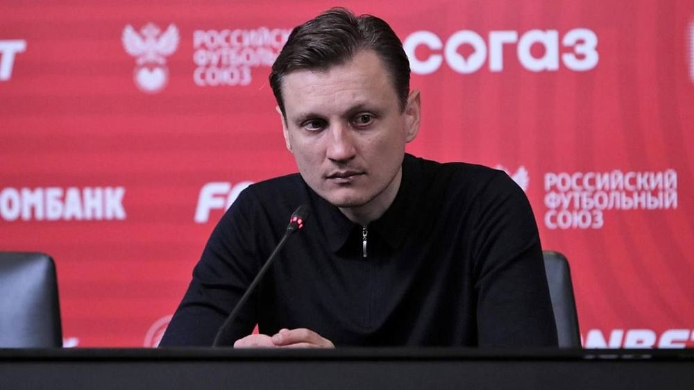 Баринов – о Галактионове в «Локомотиве»: Тем же пальцем, в то же небо Баринов – о Галактионове в «Локомотиве»: Тем же пальцем, в то же небо