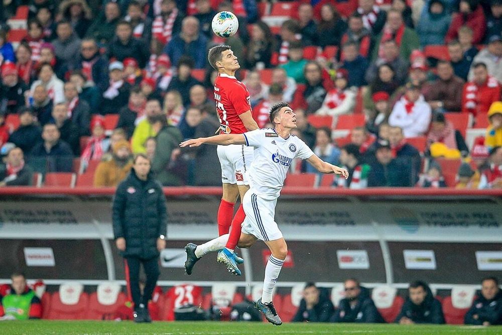 «Спартак» в большинстве уступил «Оренбургу», это четвертое поражение подряд «Спартак» в большинстве уступил «Оренбургу», это четвертое поражение подряд