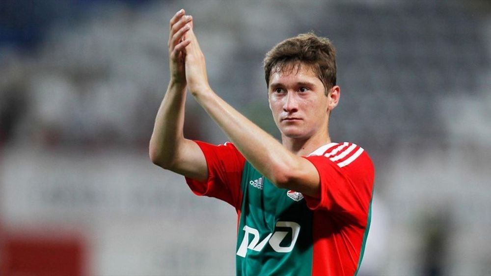 Алексей Миранчук поедет с «Локомотивом» на третий сбор Алексей Миранчук поедет с «Локомотивом» на третий сбор