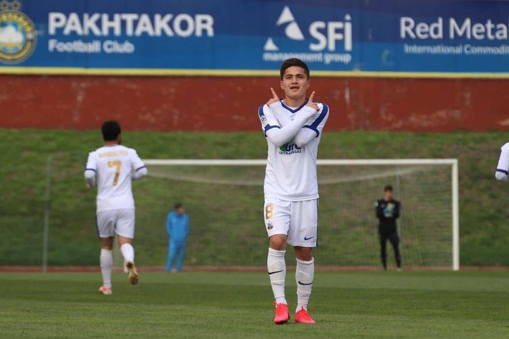 «Локомотив» подпишет 18-летнего вингера из Узбекистана «Локомотив» подпишет 18-летнего вингера из Узбекистана