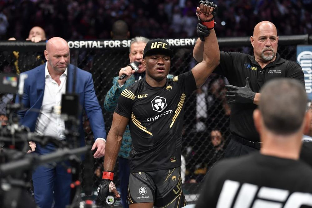 Камару Усман сделал заявление перед боем с Чимаевым на UFC 294